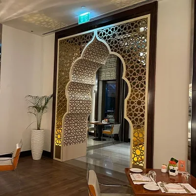arabic-mashrabiya-archway-interior-installation-dubai.webp