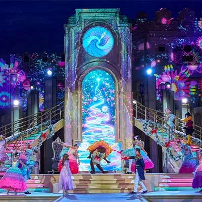 christmas-live-stage-show-festive-entertainment-dubai.webp