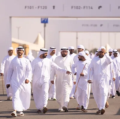 emirati-men-national-day-cultural-procession