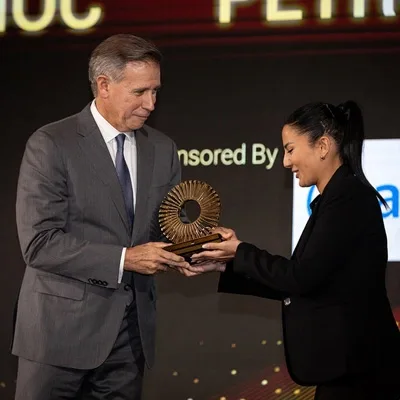 executive-award-presentation-ceremony
