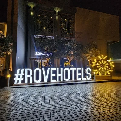 rove-hotels-illuminated-brand-installation-dubai.webp
