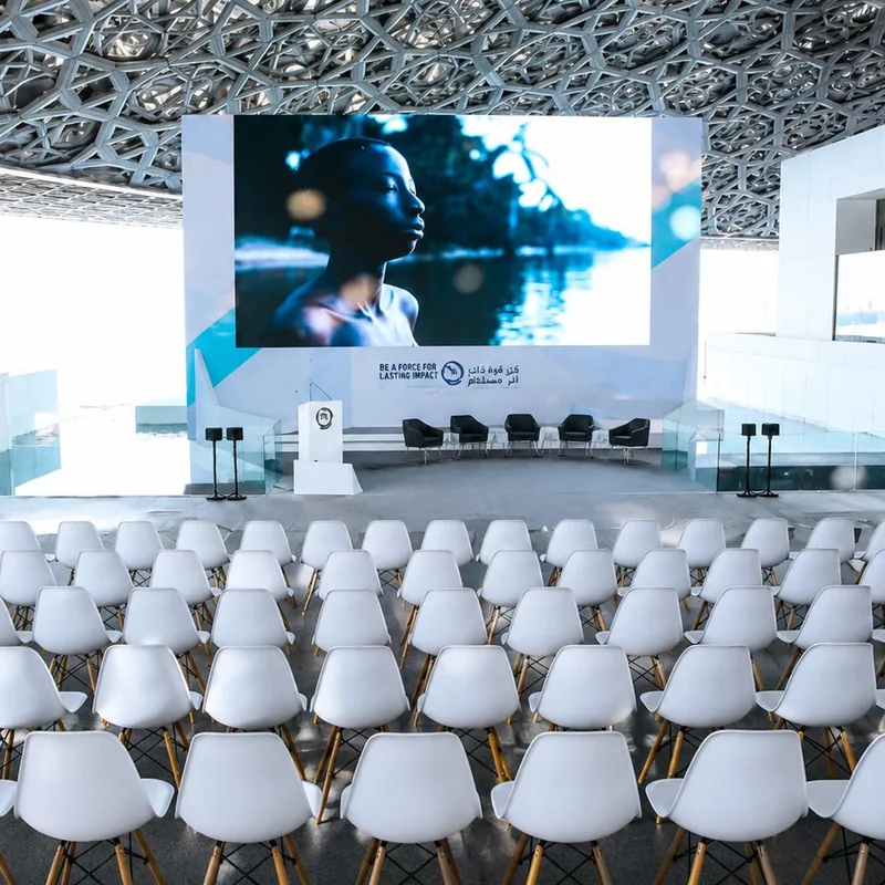 conference-stage-and-audience